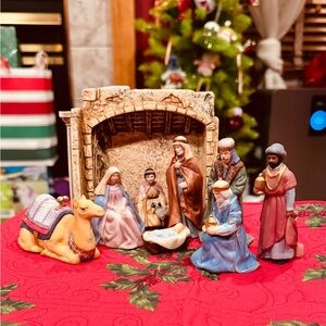 Vintage 1989 AVON Porcelain 9 Piece Set O Holy Night Nativity Set  Complete Mint